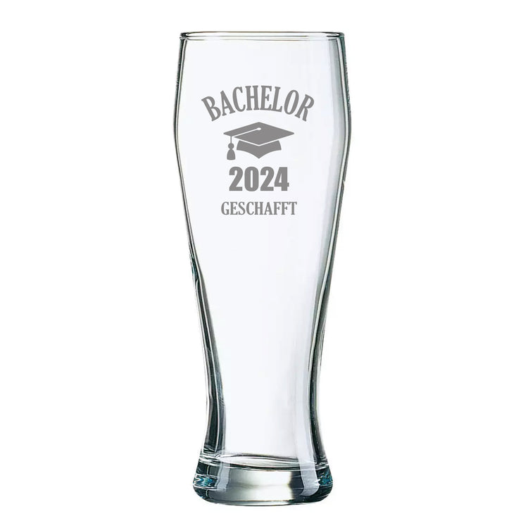 Weizenbierglas Bachelor 2024 geschafft